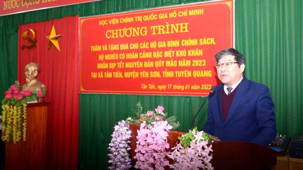 Đoàn công tác của Học viện thăm, chúc Tết và tặng quà Đảng bộ, chính quyền và nhân dân các dân tộc xã Tân Tiến, huyện Yên Sơn, tỉnh Tuyên Quang