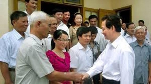 Phải chăng Việt Nam phải chuyển đổi thể chế chính trị từ “toàn trị” sang dân chủ?