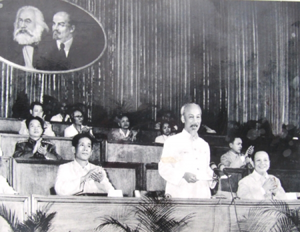 Quan điểm của Hồ Chí Minh về xây dựng Đảng cầm quyền