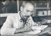 Hồ Chí Minh: tấm gương mẫu mực về tự học và học suốt đời
