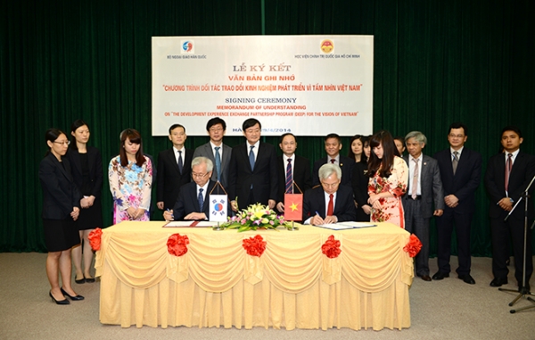 Lễ ký kết Biên bản ghi nhớ "Chương trình đối tác trao đổi kinh nghiệm phát triển vì tầm nhìn Việt Nam"