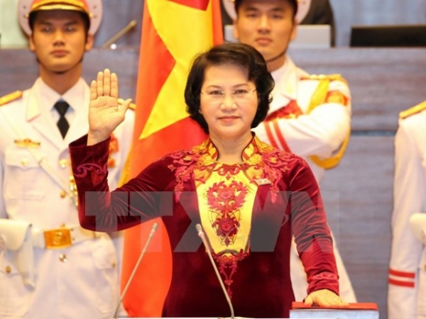 Sự tham gia của phụ nữ vào hệ thống chính trị ở Việt Nam hiện nay