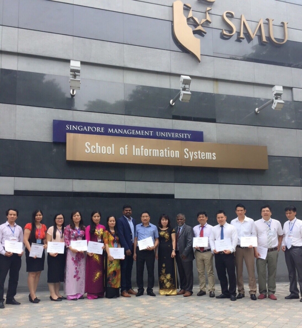 Đoàn cán bộ của Học viện Chính trị quốc gia Hồ Chí Minh đi nghiên cứu, học tập về quản lý hành chính công tại Singapore