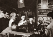 Vận dụng tư tưởng Hồ Chí Minh về “người trước, súng sau” trong xây dựng Quân đội tinh, gọn, mạnh