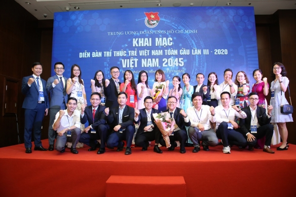 Tư tưởng Hồ Chí Minh về trí thức và vận dụng trong xây dựng đội ngũ trí thức trẻ Việt Nam hiện nay 