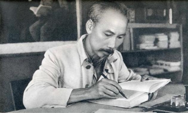 Chủ tịch Hồ Chí Minh nhà văn hoá chính trị 